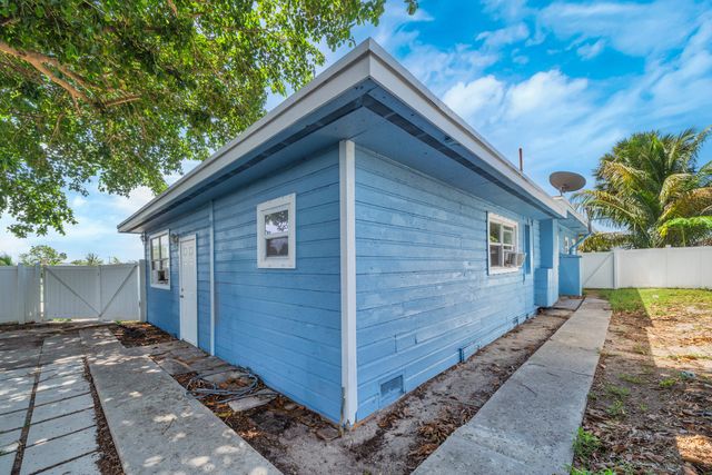 5409 Western Avenue, West Palm Beach, FL 33405