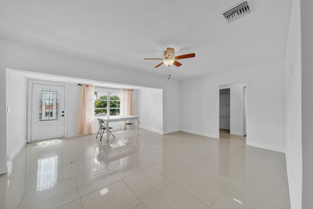 5409 Western Avenue, West Palm Beach, FL 33405