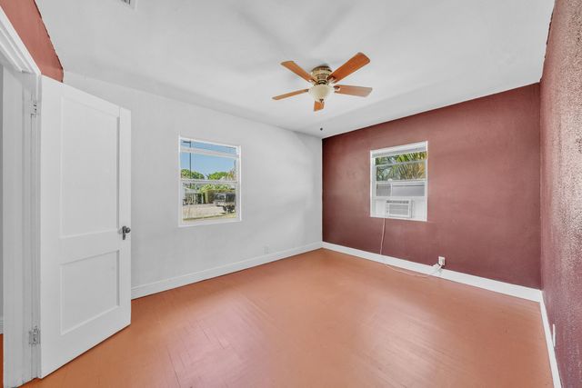 5409 Western Avenue, West Palm Beach, FL 33405