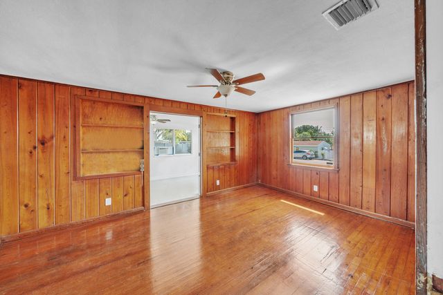 5409 Western Avenue, West Palm Beach, FL 33405