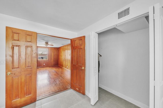5409 Western Avenue, West Palm Beach, FL 33405