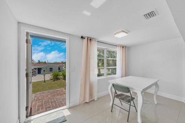 5409 Western Avenue, West Palm Beach, FL 33405
