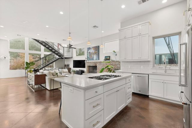 807-2 W Gibson ST, Austin, TX 78704