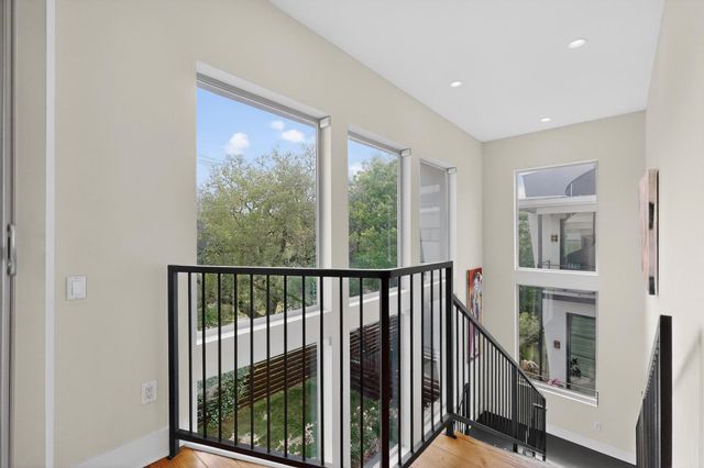 807-2 W Gibson ST, Austin, TX 78704