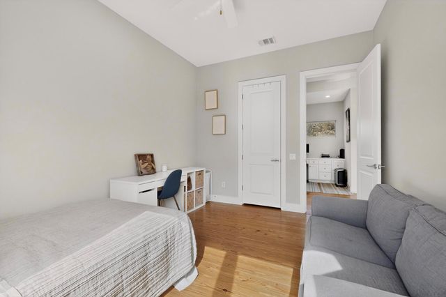 807-2 W Gibson ST, Austin, TX 78704
