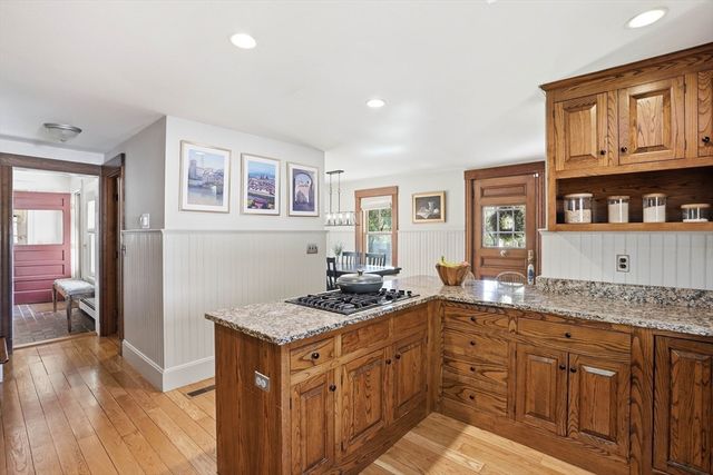 671 Main Street, Medfield, MA 02052
