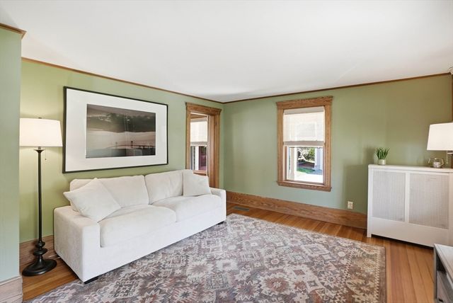 671 Main Street, Medfield, MA 02052