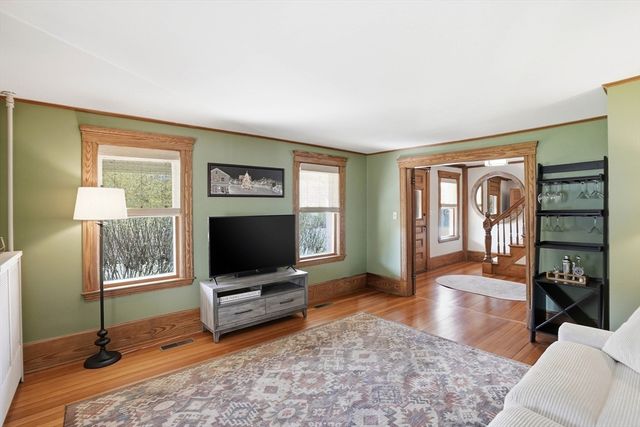 671 Main Street, Medfield, MA 02052