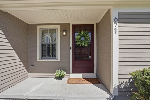 671 Main Street, Medfield, MA 02052