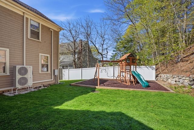 671 Main Street, Medfield, MA 02052