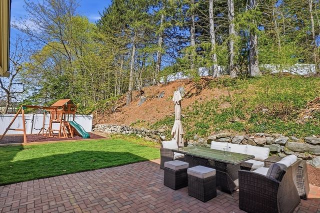 671 Main Street, Medfield, MA 02052