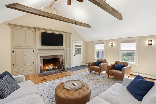 671 Main Street, Medfield, MA 02052