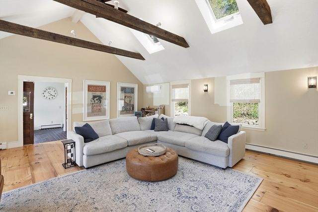 671 Main Street, Medfield, MA 02052