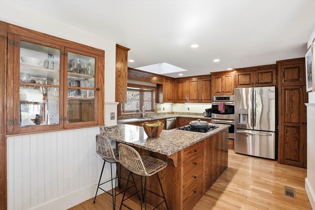 671 Main Street, Medfield, MA 02052