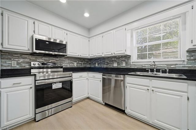 1578 Winthrope DR, Newport News, VA 23602