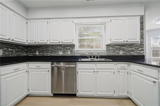 1578 Winthrope DR, Newport News, VA 23602