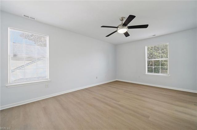1578 Winthrope DR, Newport News, VA 23602