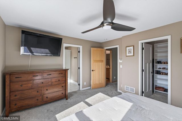 921 Inspiration Parkway S, Bayport, MN 55003