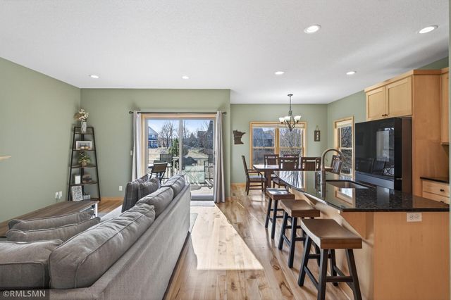 921 Inspiration Parkway S, Bayport, MN 55003