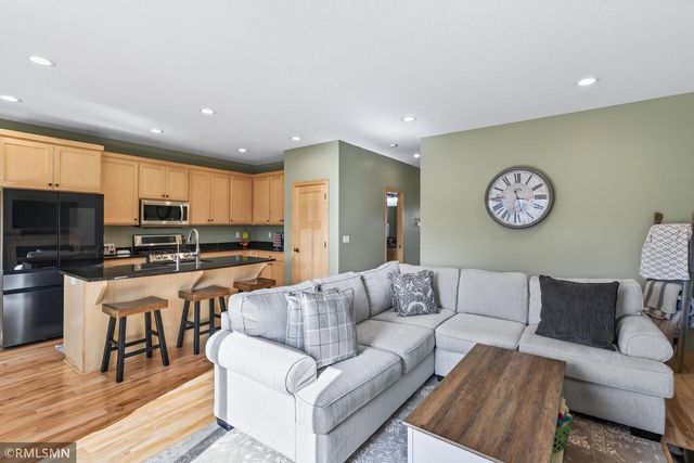 921 Inspiration Parkway S, Bayport, MN 55003