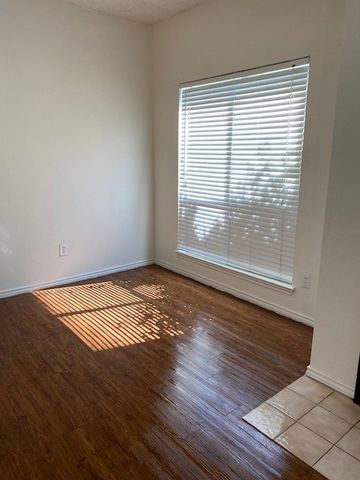 7126 Holly Hill Drive 105, Dallas, TX 75231