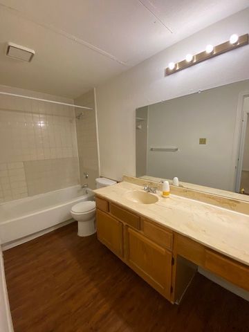 7126 Holly Hill Drive 105, Dallas, TX 75231