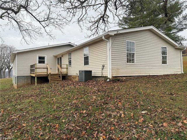 2115 Ararat Road, Ararat, NC 27007