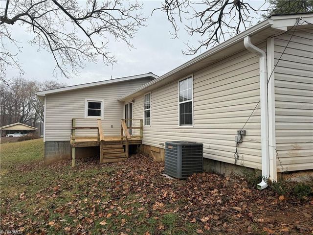 2115 Ararat Road, Ararat, NC 27007