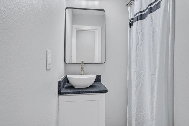 1721 W Washington Street, Denison, TX 75020
