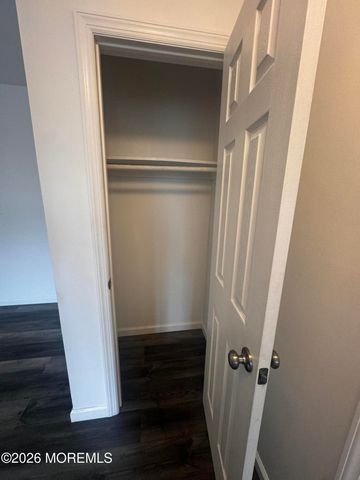 7 Windsor Terrace H, Freehold, NJ 07728