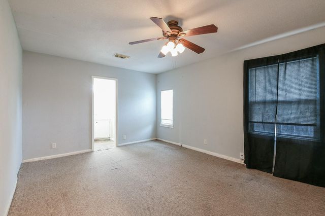 1109 E Miller Street, Angleton, TX 77515