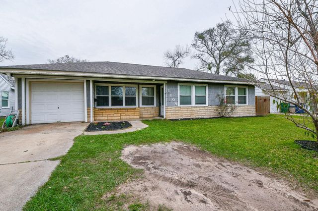 1109 E Miller Street, Angleton, TX 77515