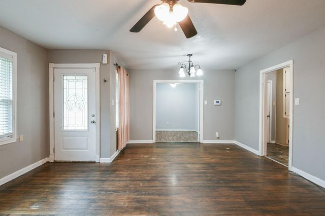 1109 E Miller Street, Angleton, TX 77515