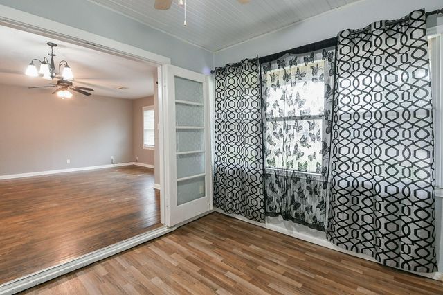 1109 E Miller Street, Angleton, TX 77515