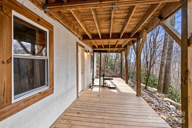 842 Grouse Road, Clyde, NC 28721