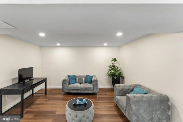 13424 KINGSMAN RD, Woodbridge, VA 22193