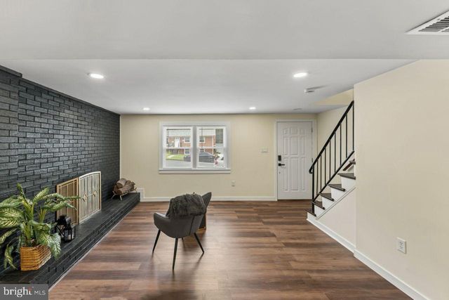 13424 KINGSMAN RD, Woodbridge, VA 22193