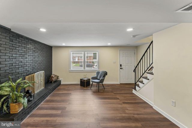 13424 KINGSMAN RD, Woodbridge, VA 22193