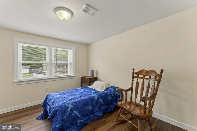 13424 KINGSMAN RD, Woodbridge, VA 22193