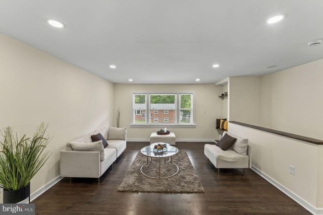 13424 KINGSMAN RD, Woodbridge, VA 22193