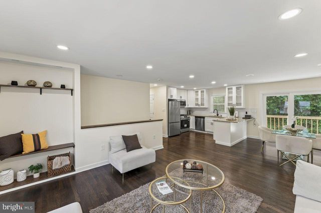 13424 KINGSMAN RD, Woodbridge, VA 22193
