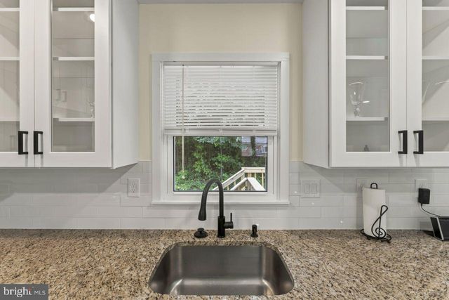 13424 KINGSMAN RD, Woodbridge, VA 22193