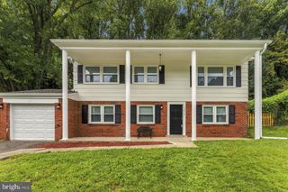 13424 KINGSMAN RD, Woodbridge, VA 22193