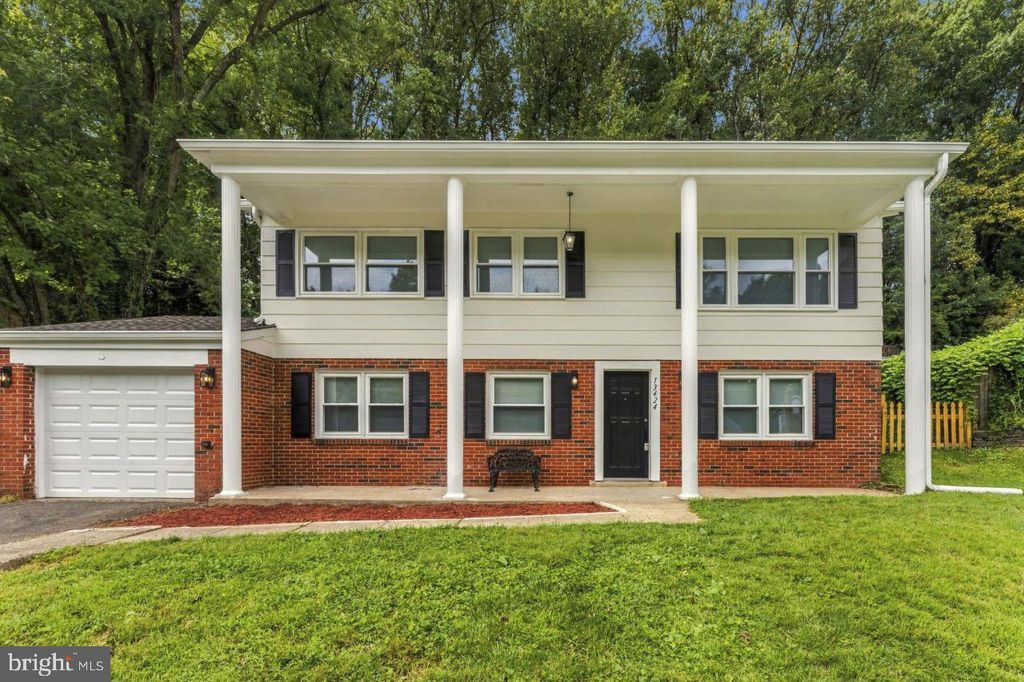 13424 KINGSMAN RD, Woodbridge, VA 22193