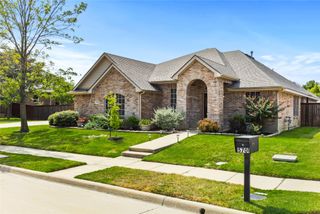 5701 Valhalla Drive, North Richland Hills, TX 76180