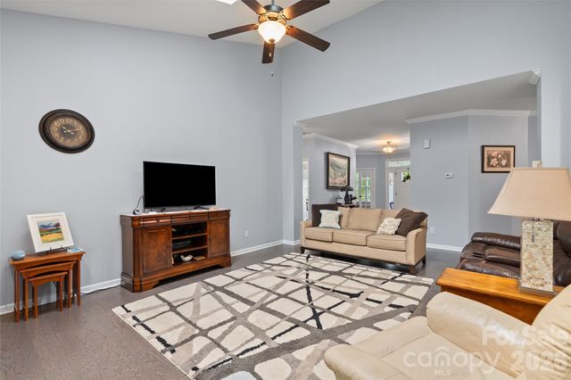 64 Eagle Pointe Way, Flat Rock, NC 28731