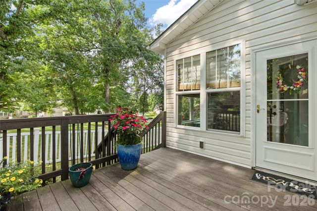 64 Eagle Pointe Way, Flat Rock, NC 28731