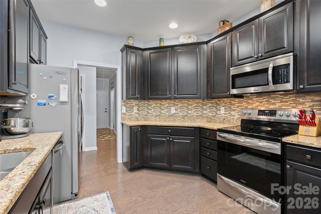 64 Eagle Pointe Way, Flat Rock, NC 28731