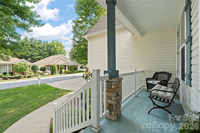64 Eagle Pointe Way, Flat Rock, NC 28731