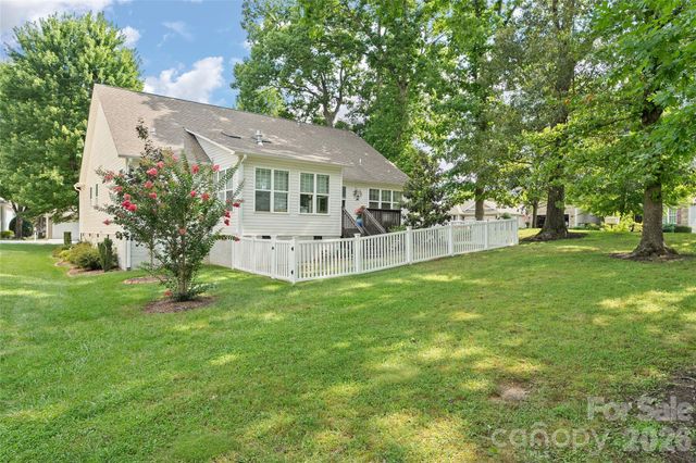 64 Eagle Pointe Way, Flat Rock, NC 28731